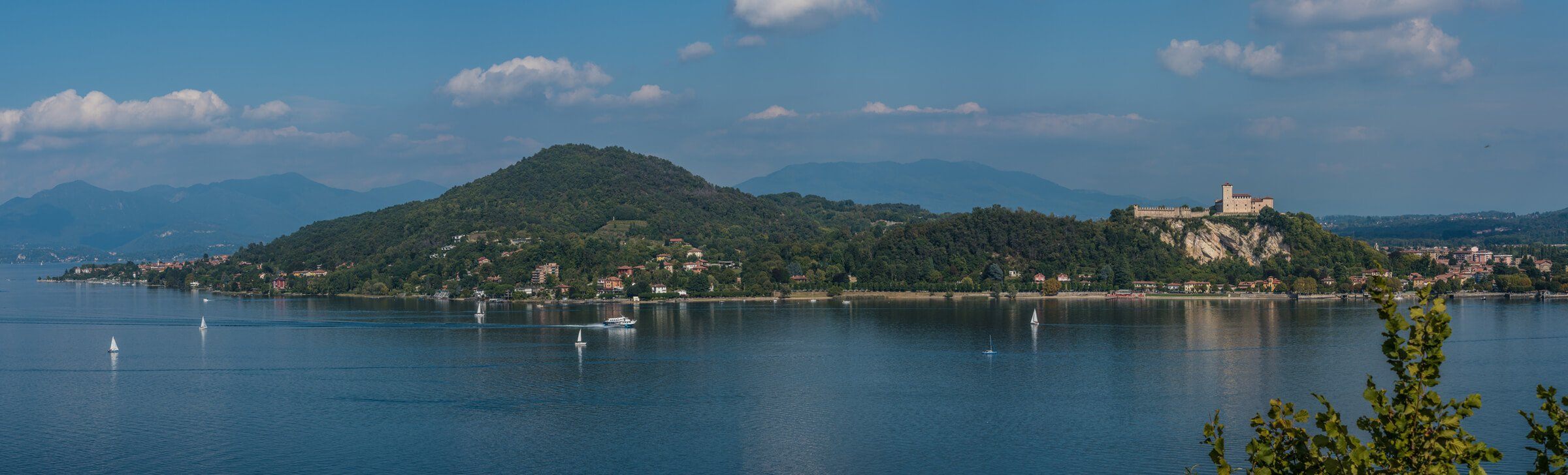 Rocca di Angera vista da Arona (NO)