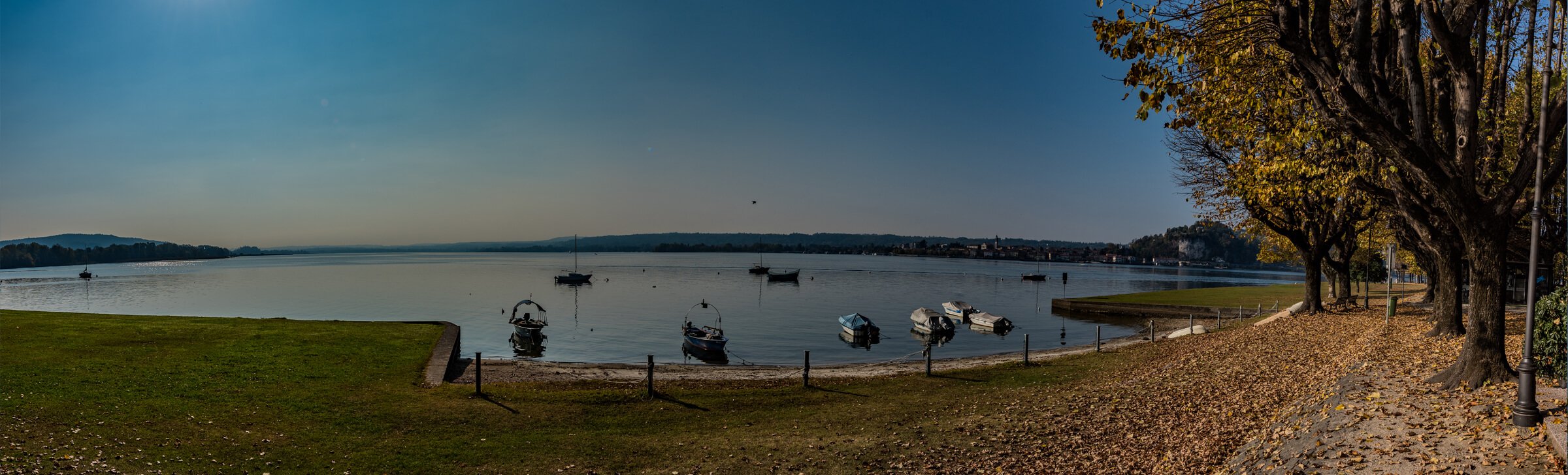 Lungolago di Angera (VA)